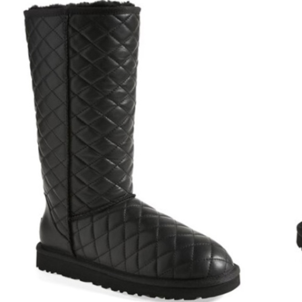 Classic Tall Diamond Quilted Black Leather Uggs Size 8